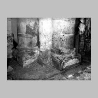 Bases de colonnes.  Archives photographiques (Saint-Quentin-en-Yvelines), culture.gouv.fr.jpg